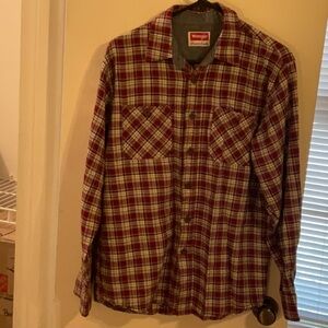 Classic flannel shirt. Wrangler Red Plaid Flannel Shirt. Size M